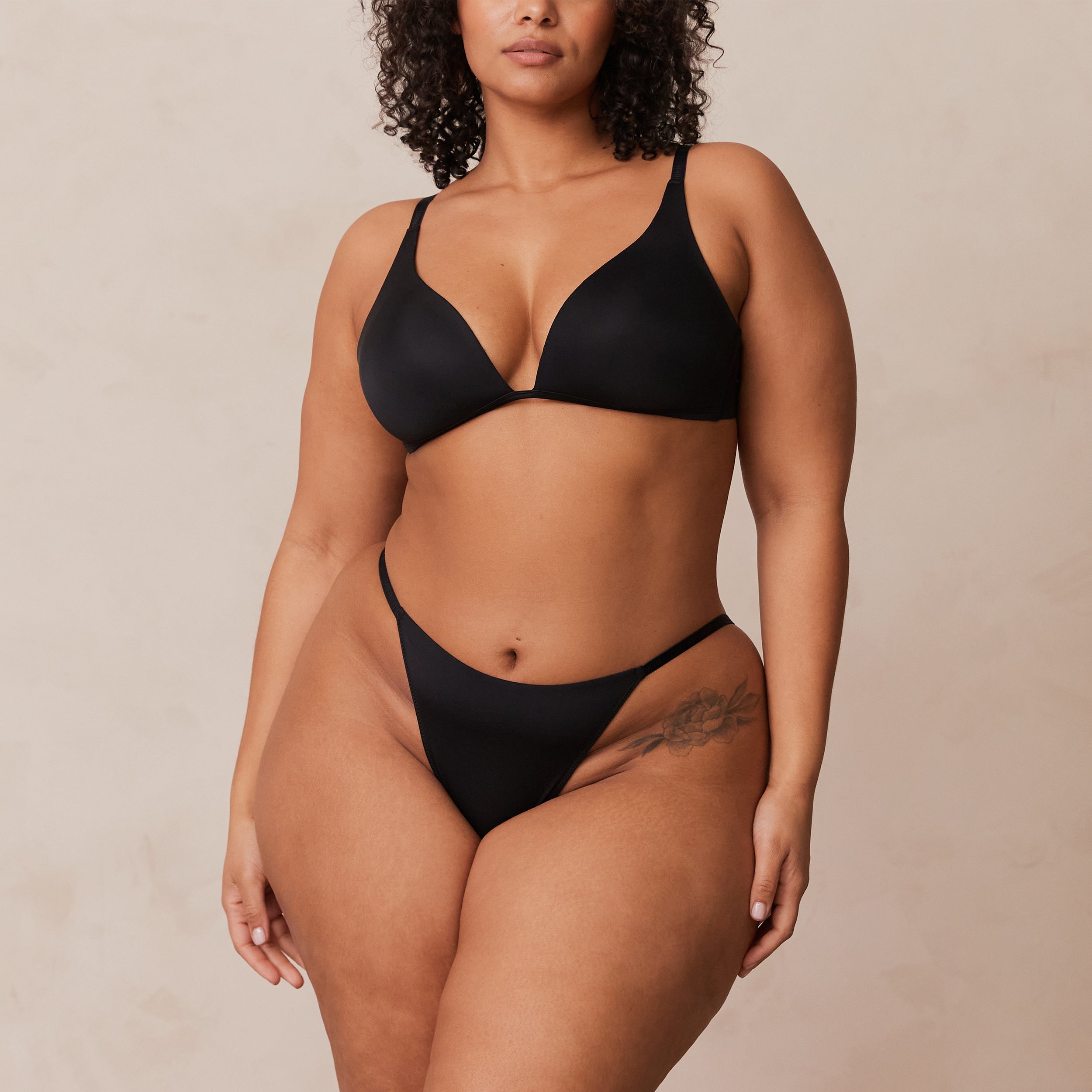 Light Non-Wired Plunge T-Shirt Bra - Black - Image 19