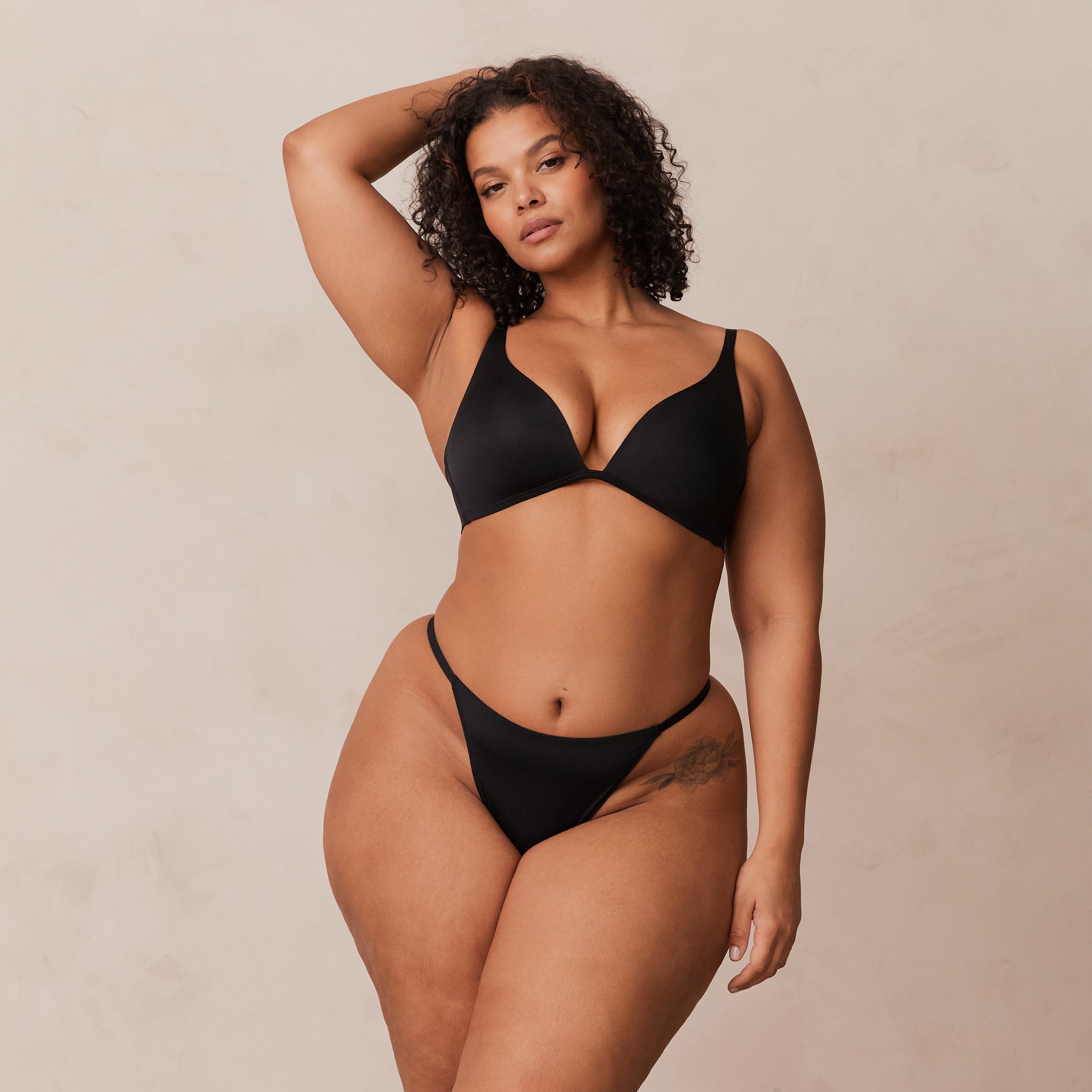 Light Non-Wired Plunge T-Shirt Bra - Black - Image 7