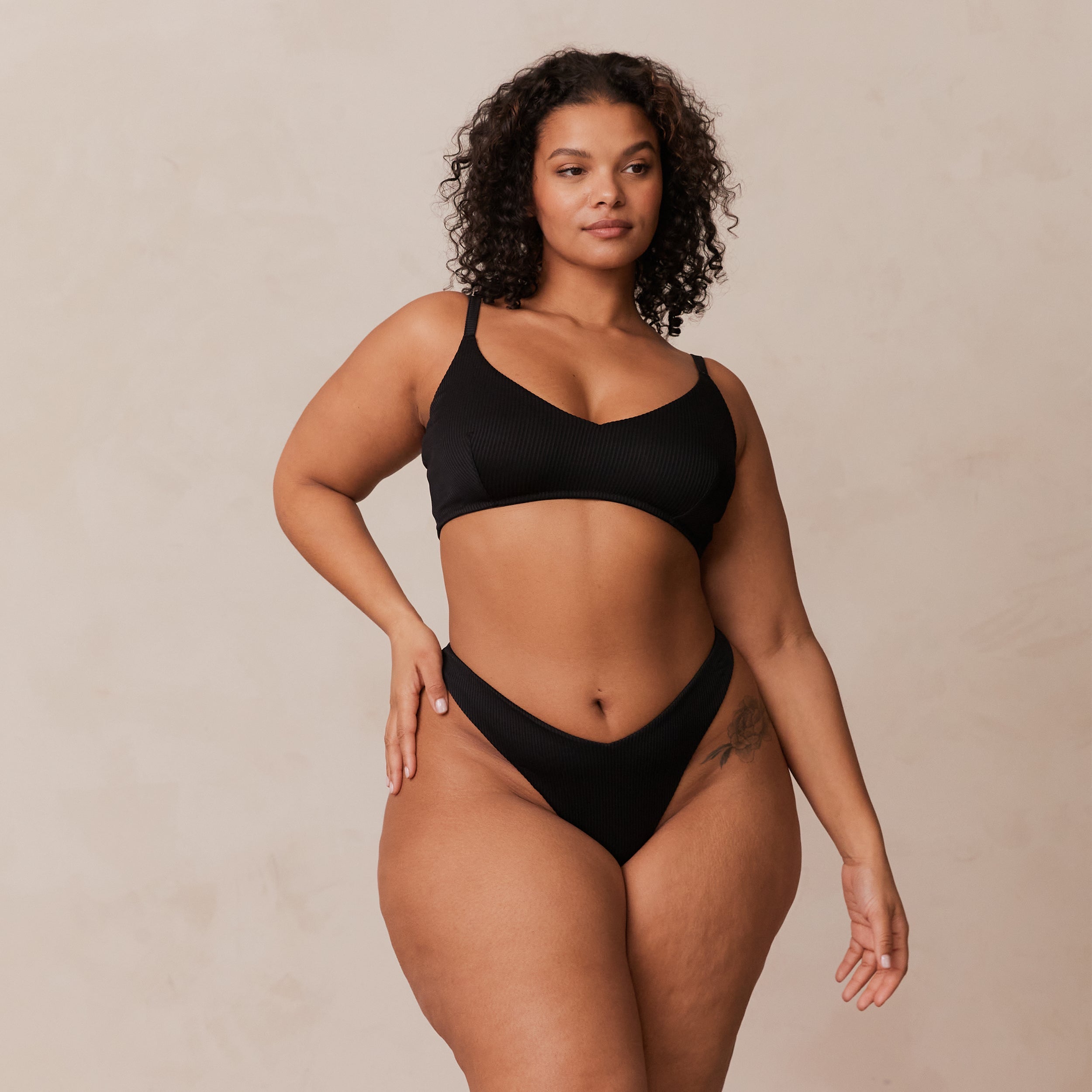 Ribbed Triangle Bra - Black - Image 7