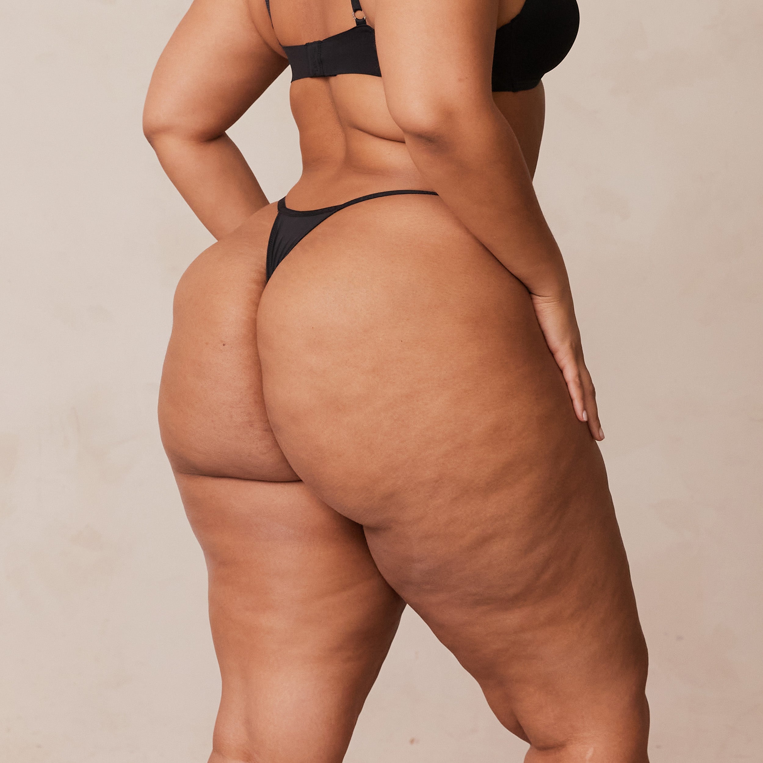 Light Thong - Black - Image 5