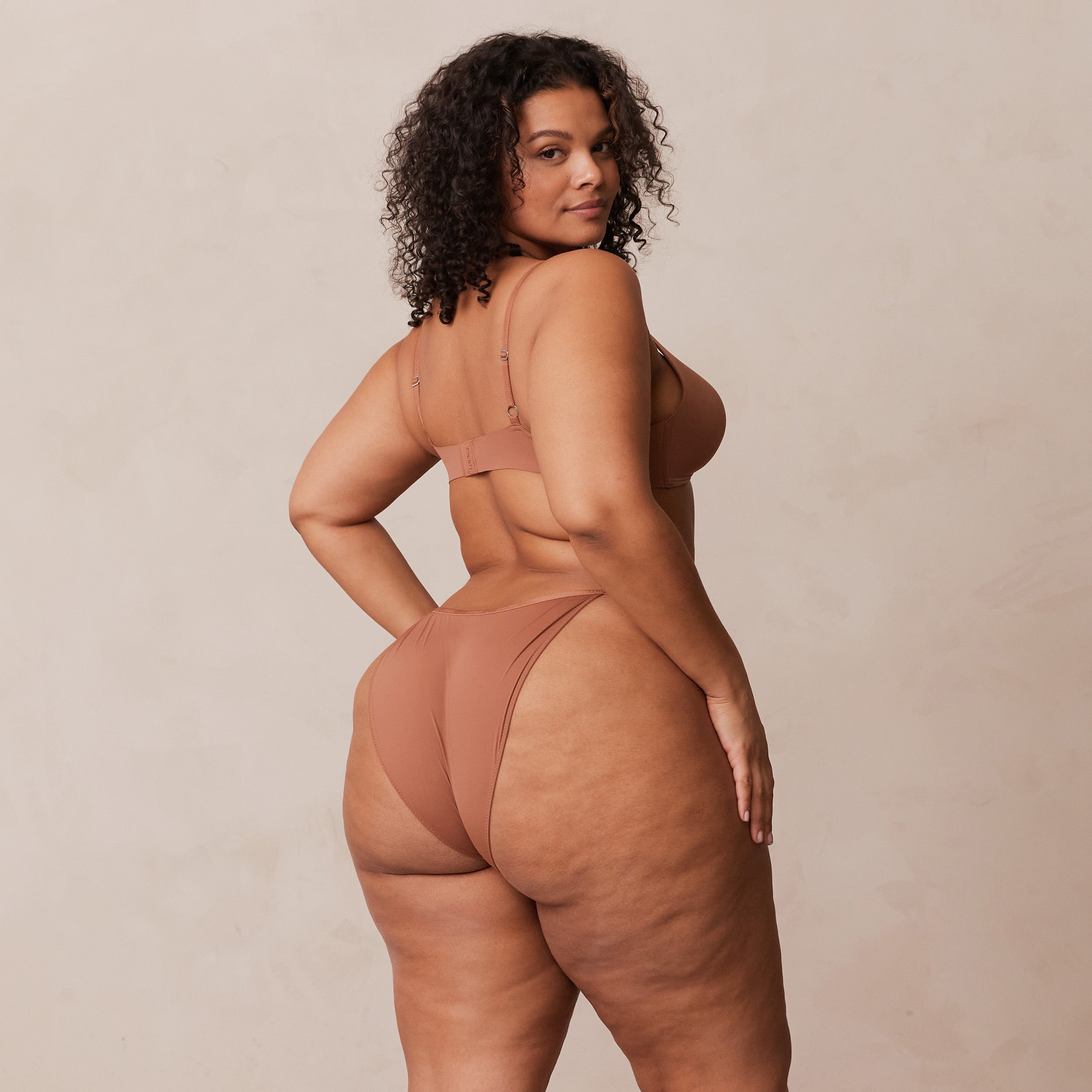 Light Non-Wired Plunge T-Shirt Bra - Mocha - Image 20