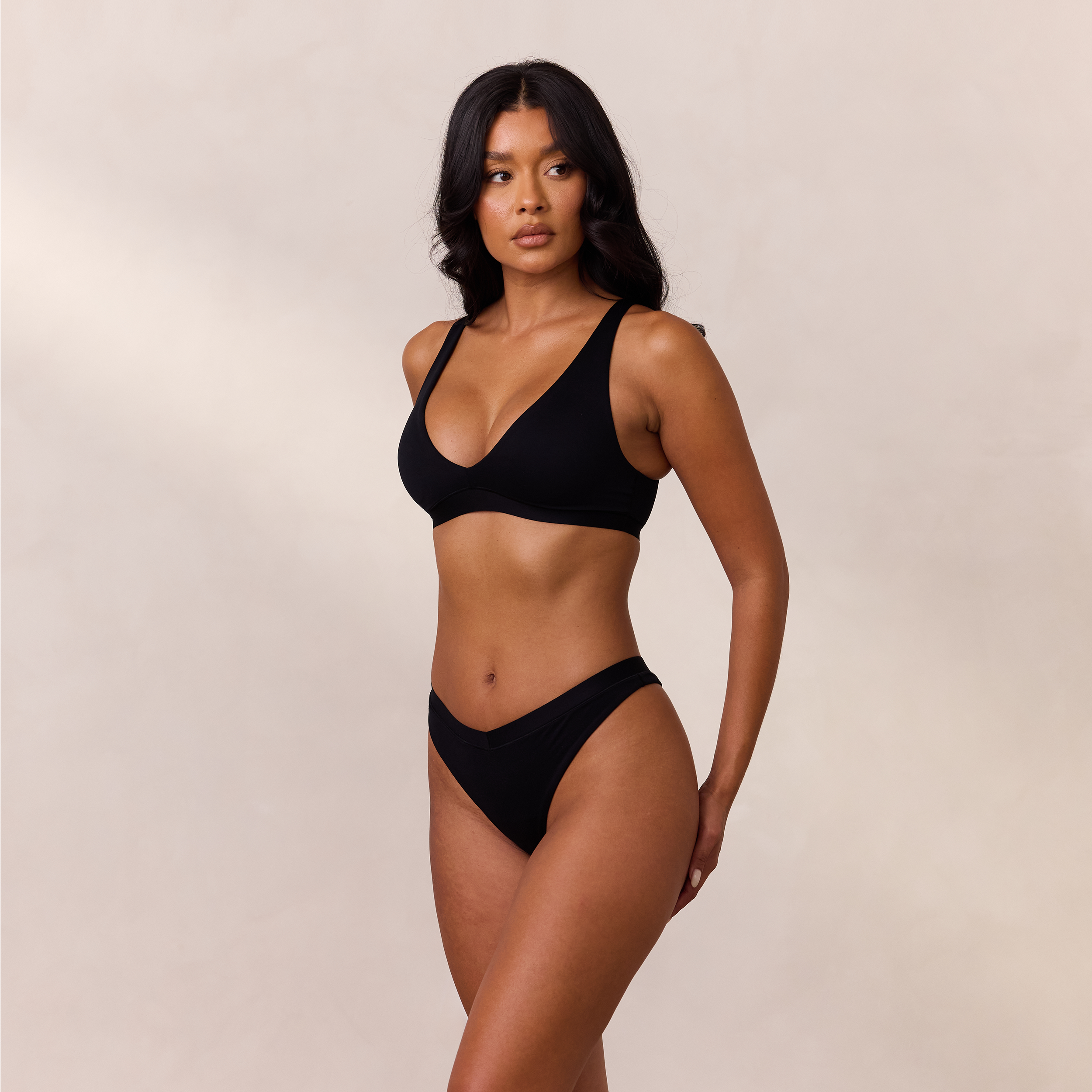 Everyday Comfort Triangle Bra - Black - Image 3