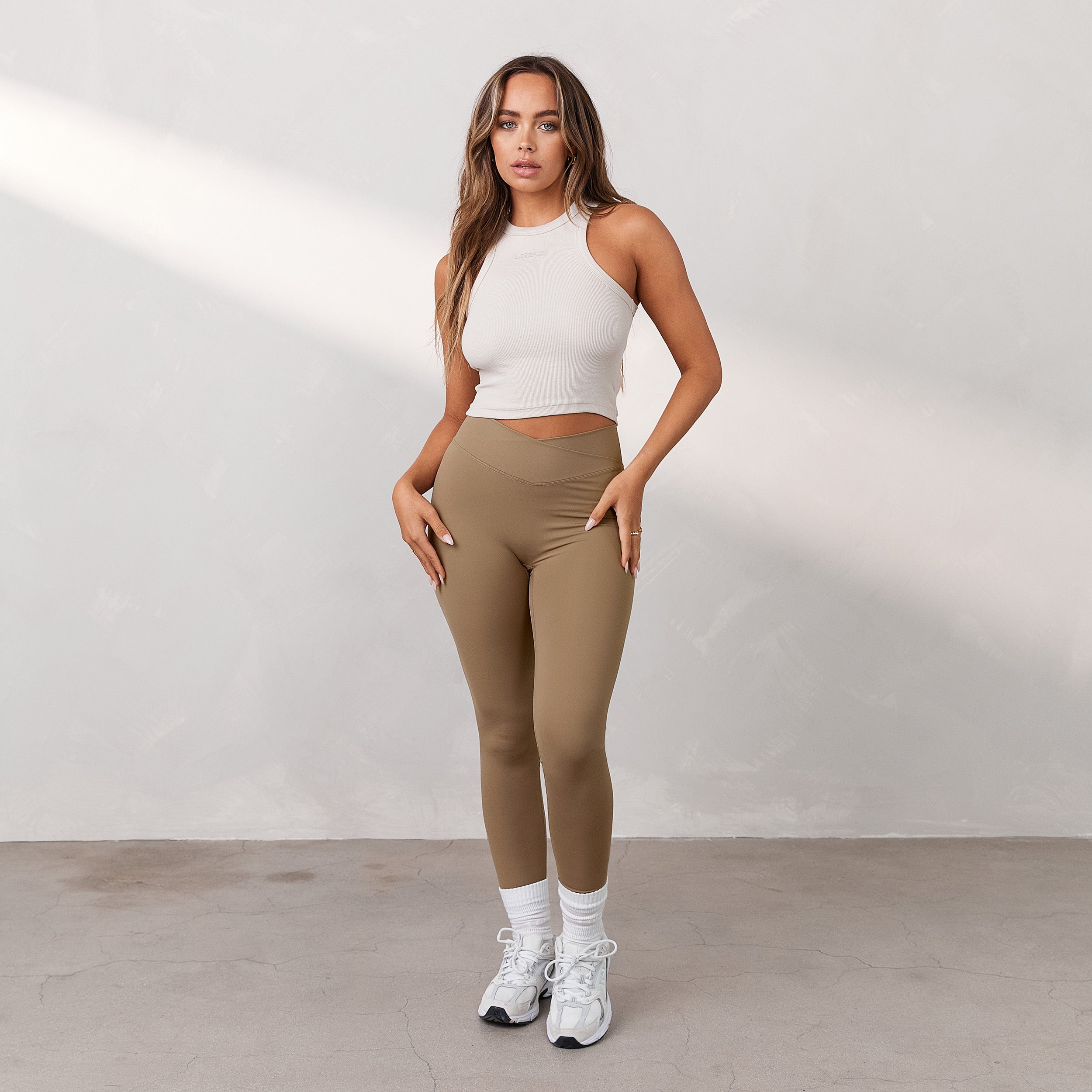 Silhouette Crossover Leggings - Toffee - Image 4