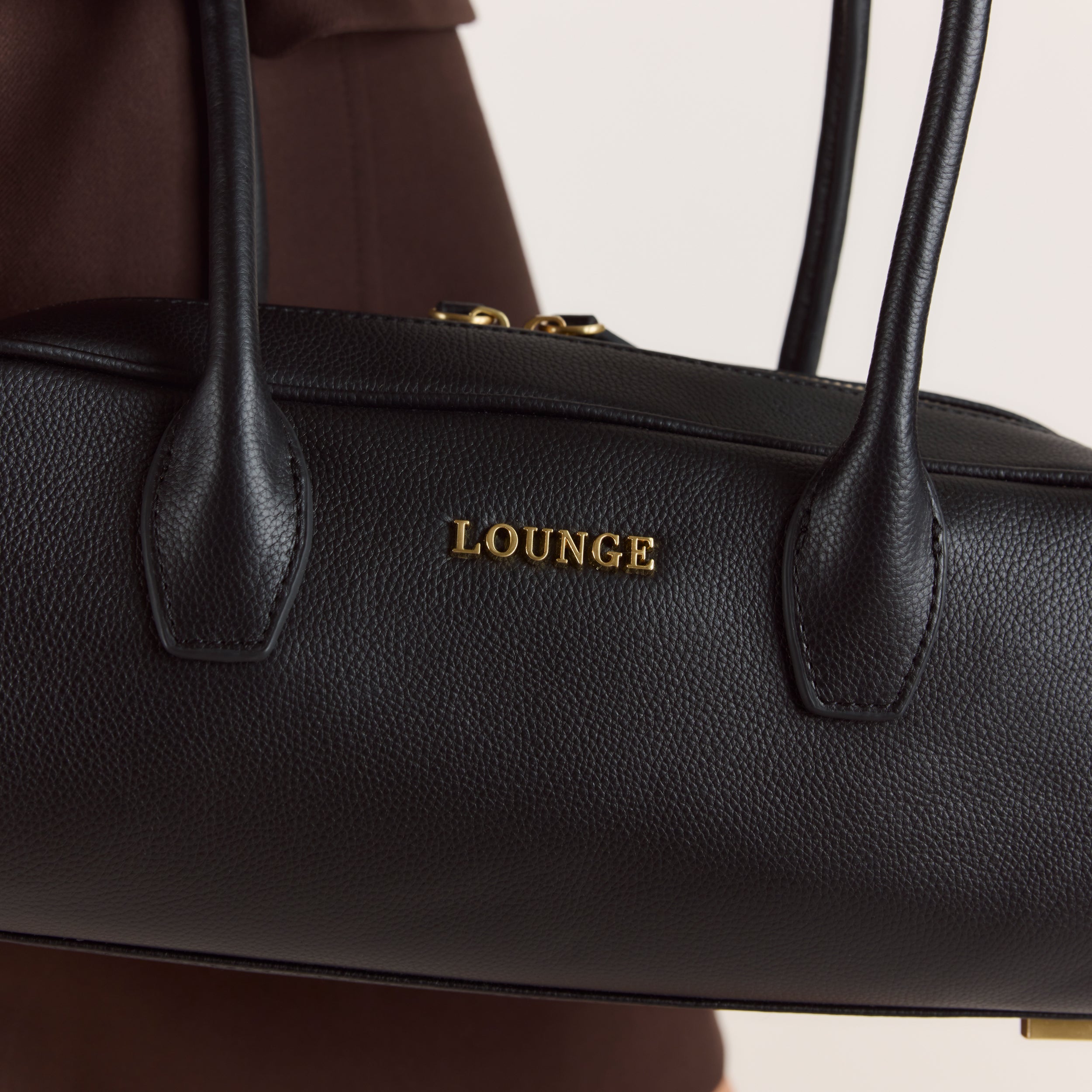Averi Shoulder Bag - Black - Image 4