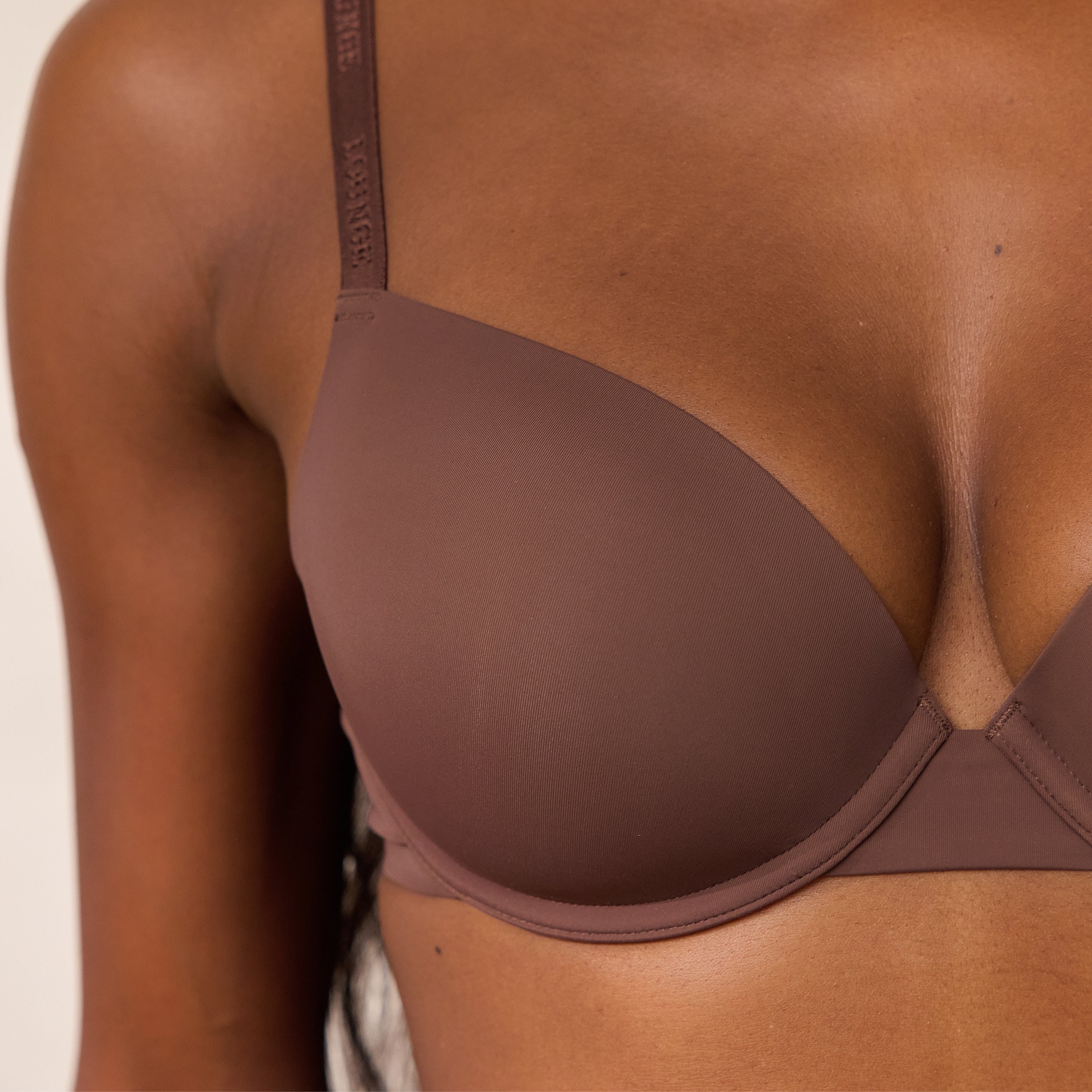 Invisible Form T-Shirt Bra - Cocoa - Image 4