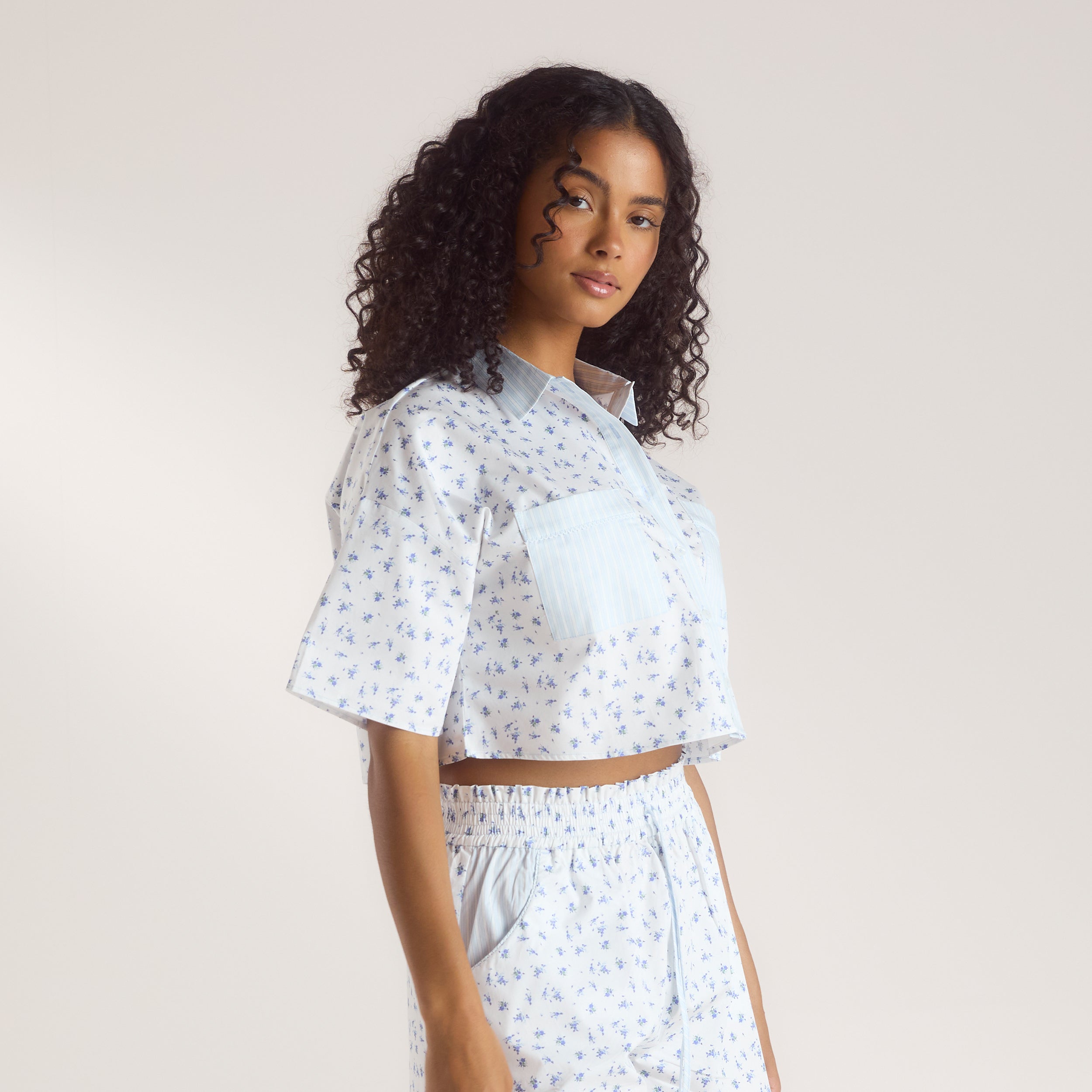 Bloom & Stripe Short-Sleeved Pyjama Shirt - Blue - Image 5