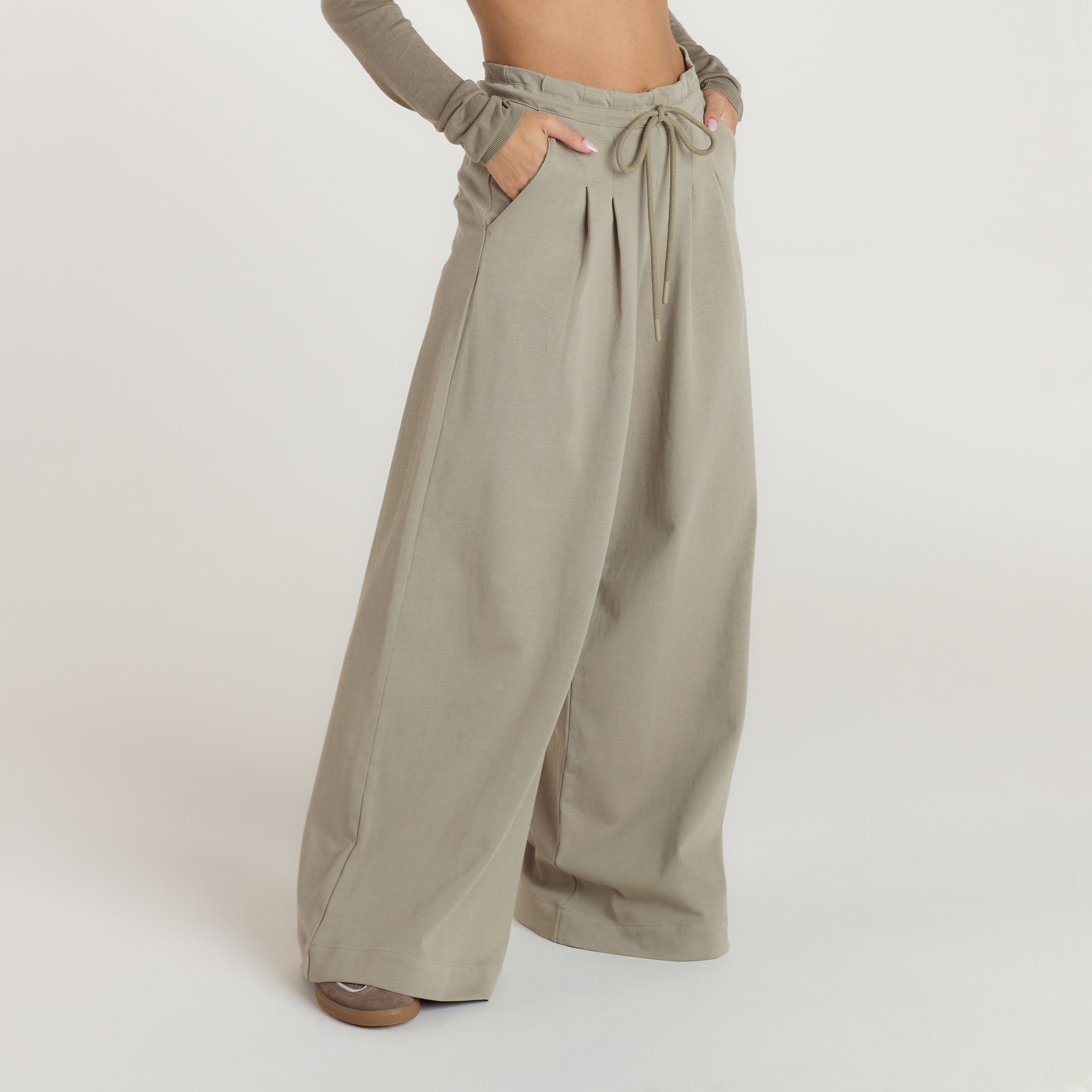 Pleated Wide-Leg Trousers - Thyme - Image 5