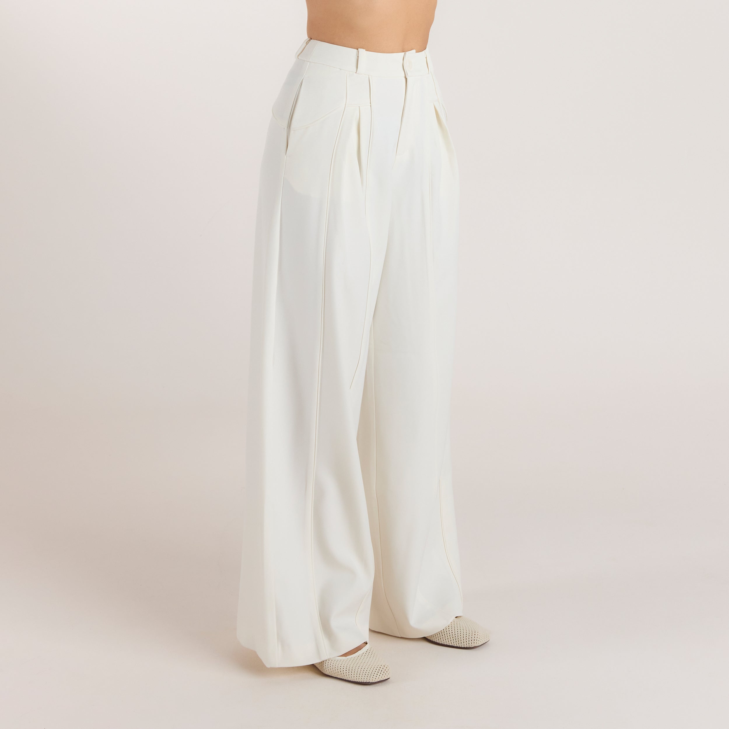 Wide-Leg Pleat Detail Trousers - Off White - Image 6