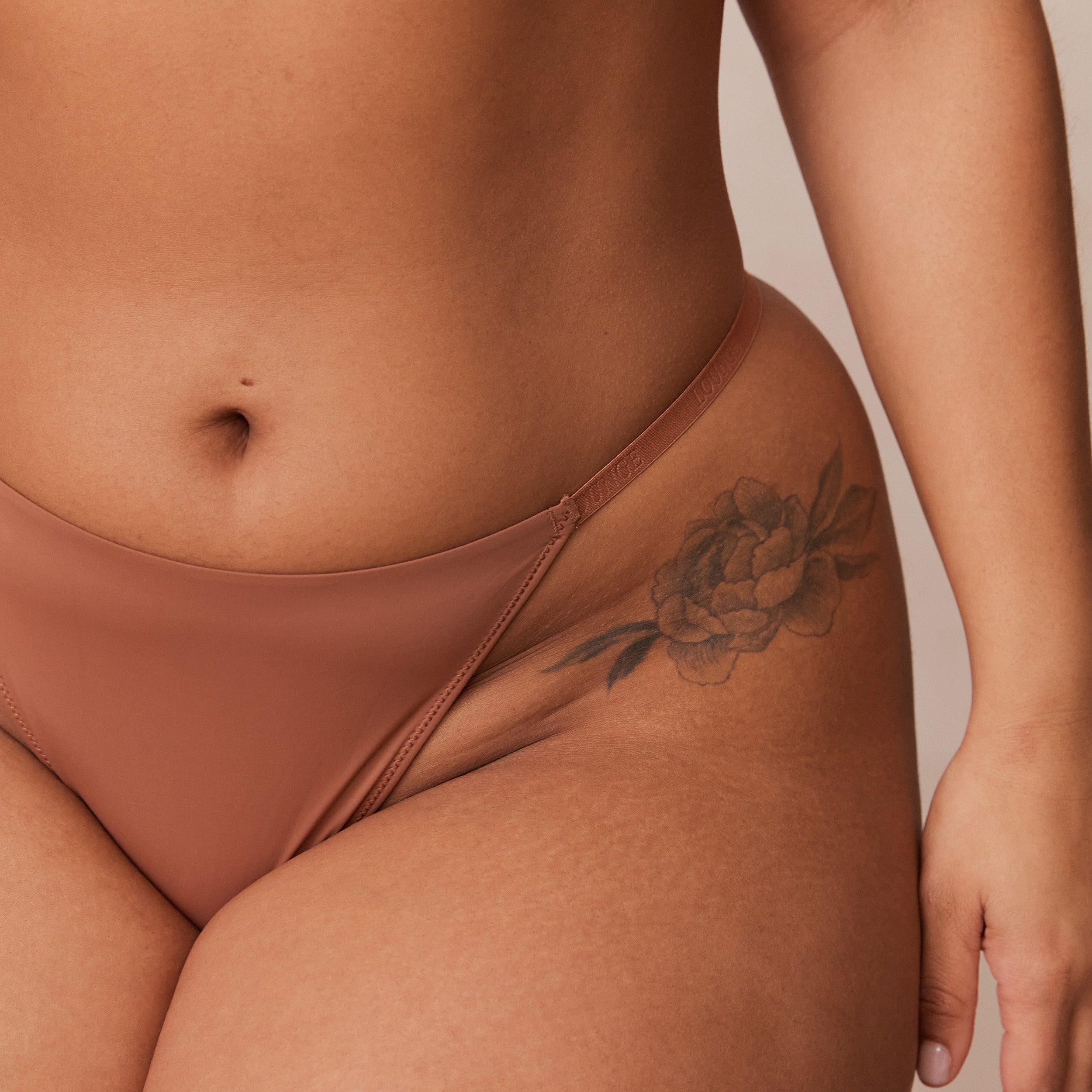 Light Non-Wired Plunge T-Shirt Bra - Mocha - Image 12